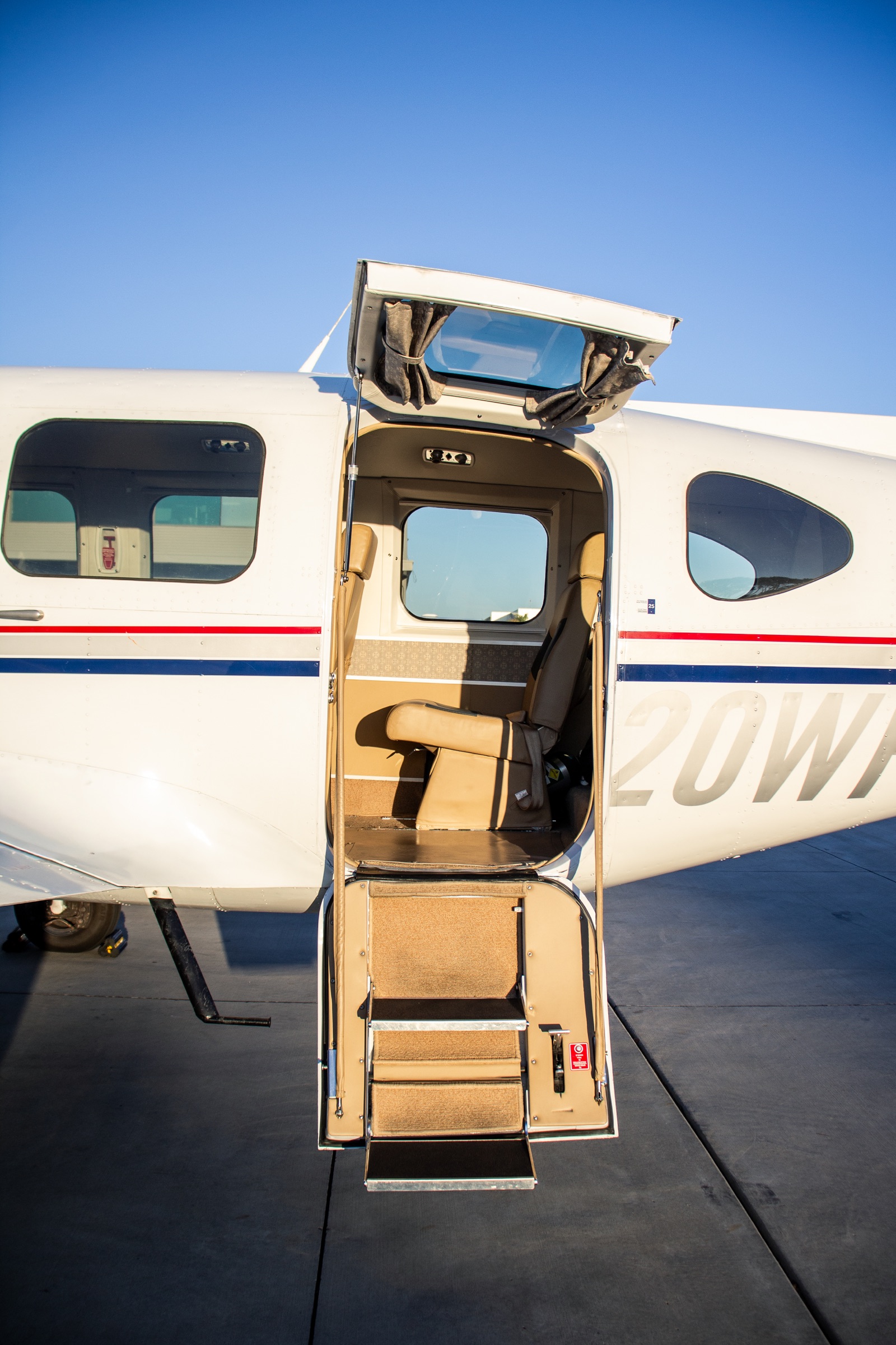 Piper Navajo N620WF detail